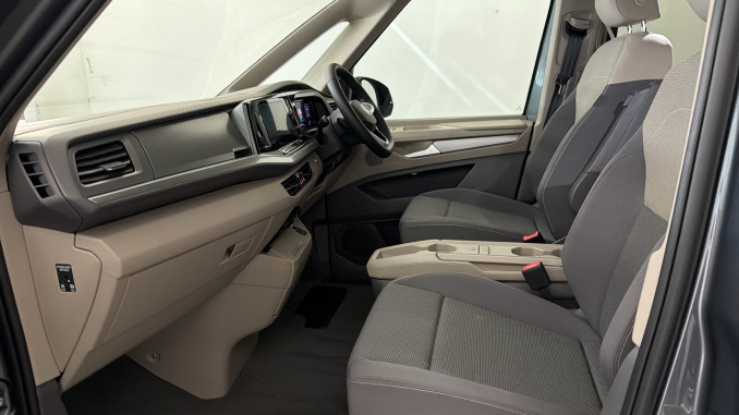 Volkswagen Multivan 1.5 TSI eHybrid Life 5dr 4MOTION DSG Estate - Image 2